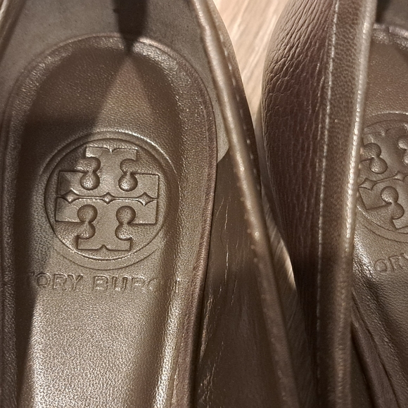 Authentic Tory Burch women's shoes. Size 6.5. New.   - Picture 3 of 4